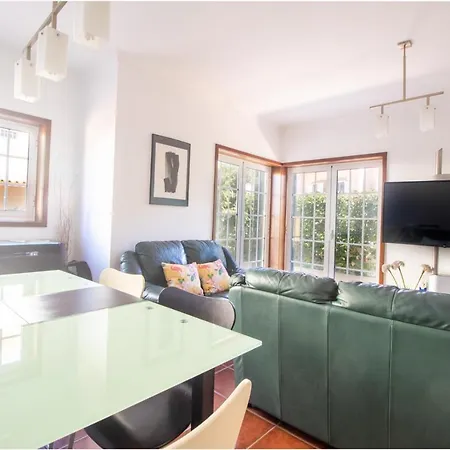 Kaju Beach House Holiday home